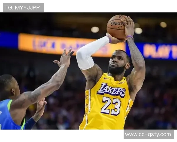 克莱首节火力全开9投5中三分球6投3中轻松斩获14分2篮板1助攻